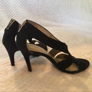 Women’s black heels